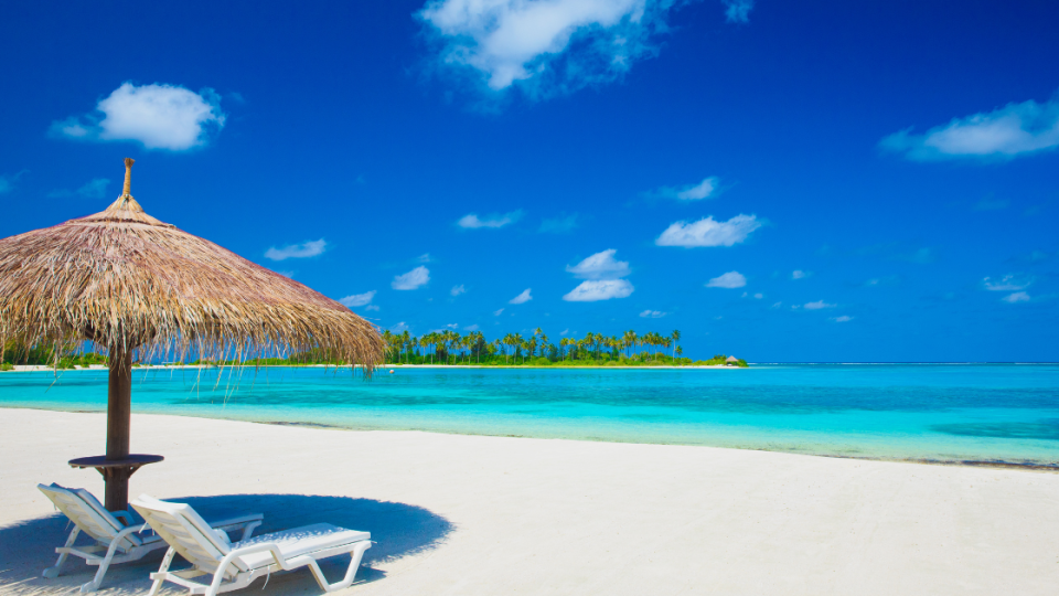 where to travel in winter for hot weather